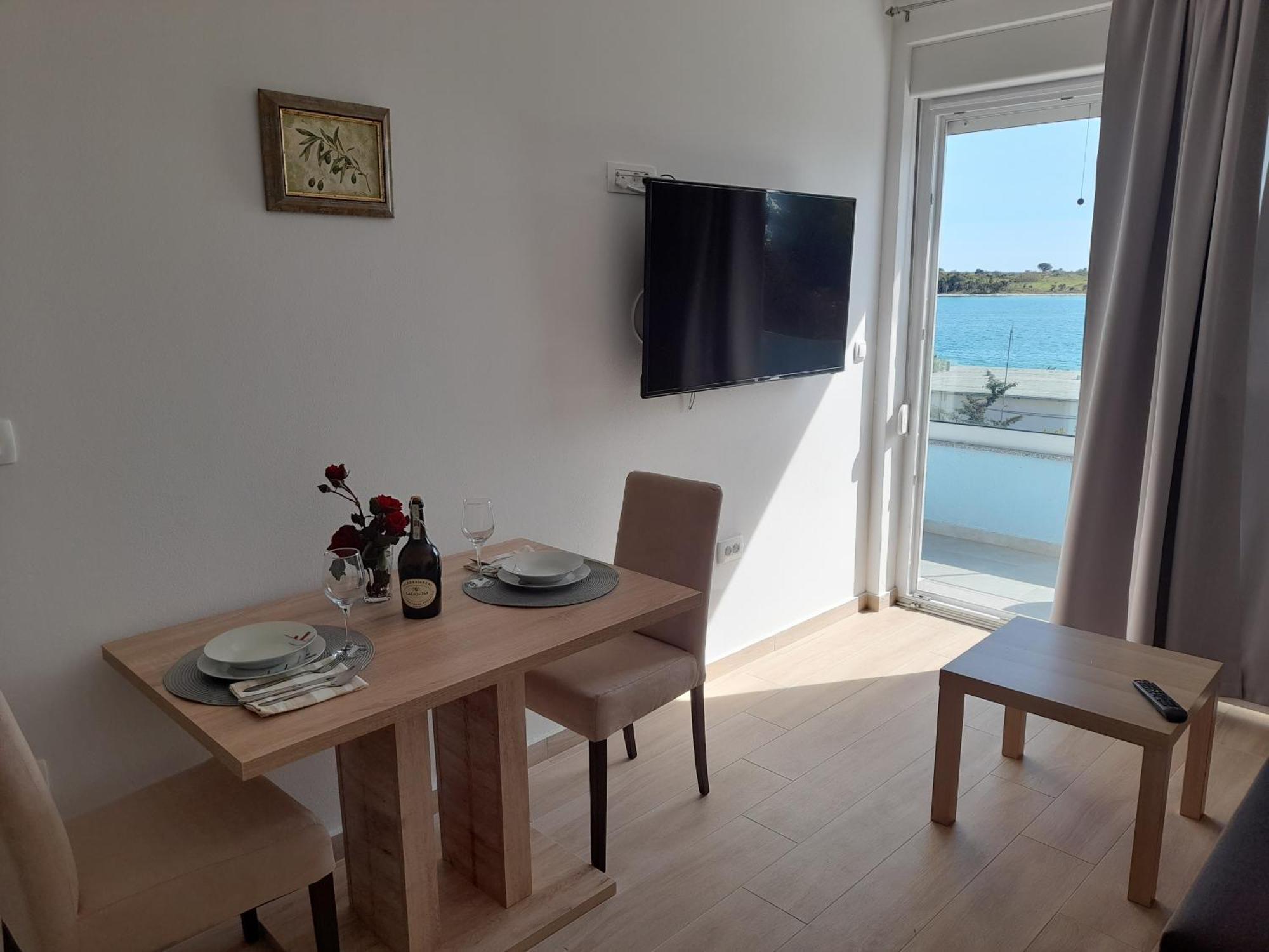 Apartment Mia Novalja