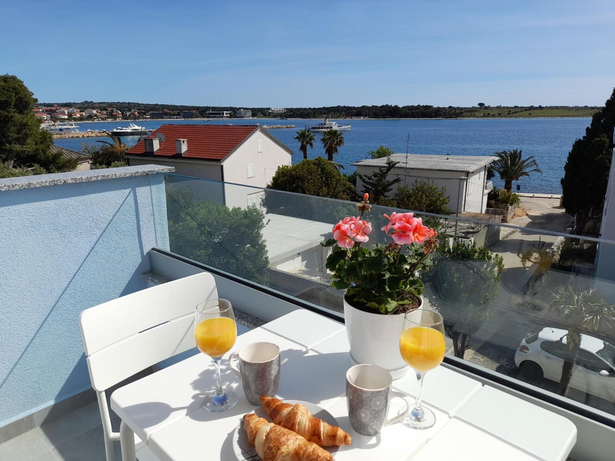 Apartment Mia Novalja